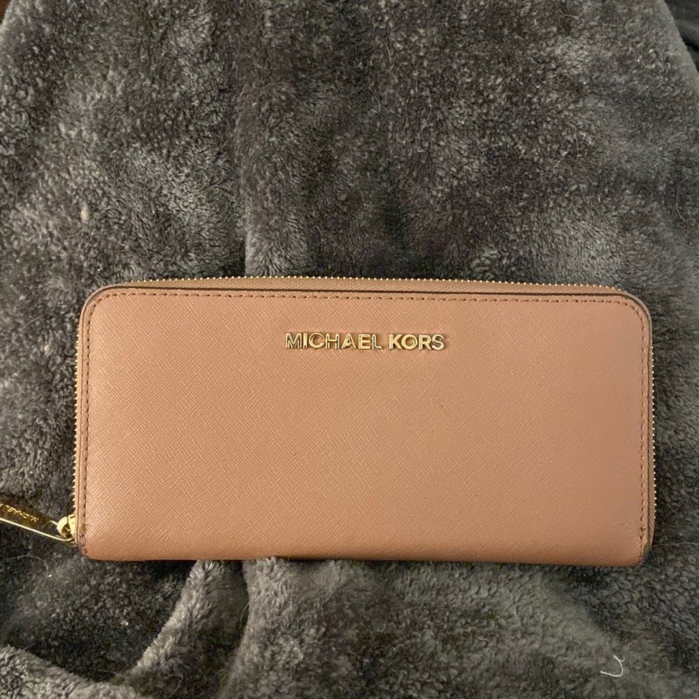 MICHAEL Michael Kors Jet Set Travel Saffiano Leather Zip Wallet
